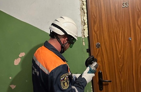 Спасатели помогли мужчине получить медицинскую помощь